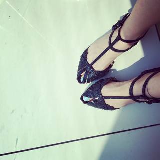 Duygu Özaslan feet photo thumbnail