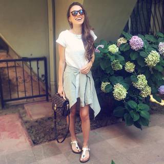 Duygu Özaslan feet photo thumbnail