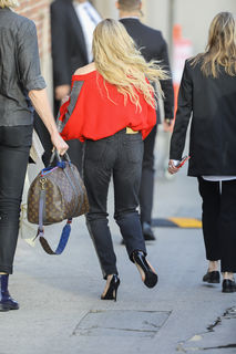 Chloë Grace Moretz feet photo thumbnail