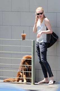 Amanda Seyfried feet photo thumbnail