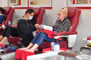 Gwen Stefani feet photo thumbnail