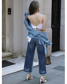 Duygu Özaslan feet photo thumbnail