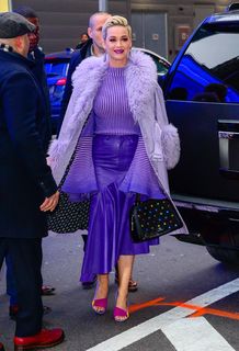 Katy Perry feet photo thumbnail