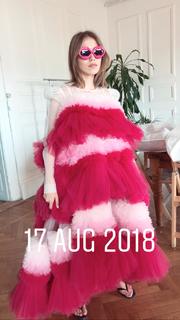 Duygu Özaslan feet photo thumbnail