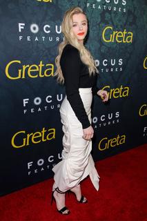 Chloë Grace Moretz feet photo thumbnail