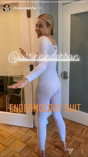 Chelsea Handler feet photo thumbnail