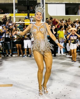 Lívia Andrade feet photo thumbnail