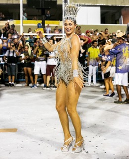Lívia Andrade feet photo thumbnail