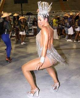 Lívia Andrade feet photo thumbnail