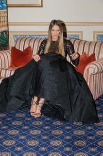Elle Macpherson feet photo thumbnail