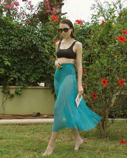 Duygu Özaslan feet photo thumbnail