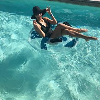 Constance Marie feet photo thumbnail