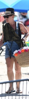 Pink feet photo thumbnail