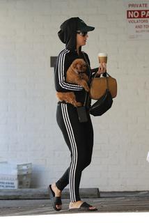 Katy Perry feet photo thumbnail