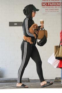 Katy Perry feet photo thumbnail