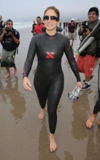 Jennifer Lopez feet photo thumbnail