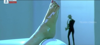 Shriya Saran feet photo thumbnail