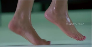 Shriya Saran feet photo thumbnail
