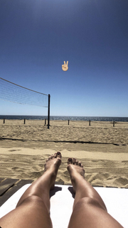 Jessie James Decker feet photo thumbnail