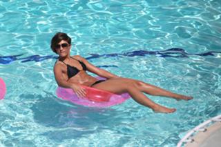 Frankie Bridge feet photo thumbnail