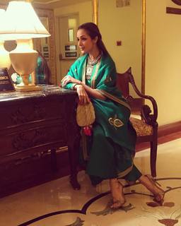 Malaika Arora feet photo thumbnail