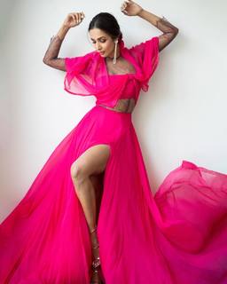 Malaika Arora feet photo thumbnail