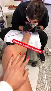 Ludovica Pagani feet photo thumbnail