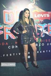 Dulce María feet photo thumbnail