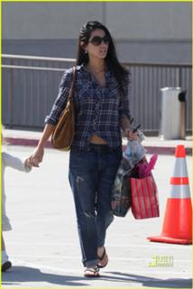 Olivia Munn feet photo thumbnail