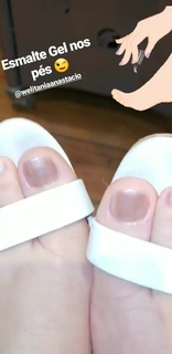 Lívia Andrade feet photo thumbnail