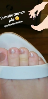 Lívia Andrade feet photo thumbnail