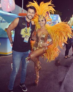 Nicole Bahls feet photo thumbnail