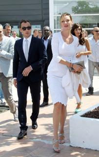Uma Thurman feet photo thumbnail