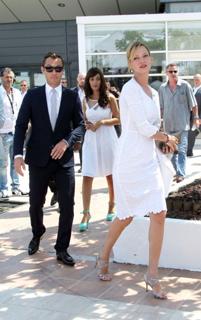 Uma Thurman feet photo thumbnail