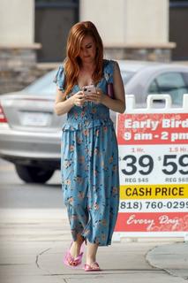 Isla Fisher feet photo thumbnail