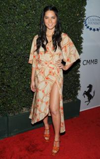 Olivia Munn feet photo thumbnail