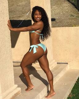 Qimmah Russo feet photo thumbnail