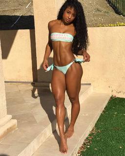 Qimmah Russo feet photo thumbnail