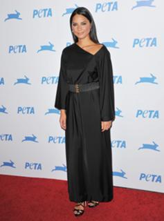 Olivia Munn feet photo thumbnail