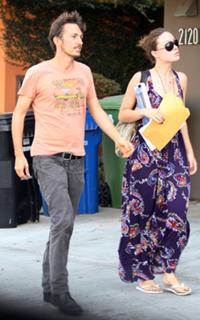 Olivia Wilde feet photo thumbnail