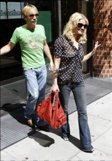 Jessica Simpson feet photo thumbnail