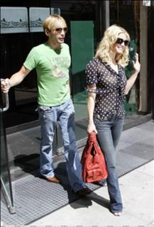 Jessica Simpson feet photo thumbnail