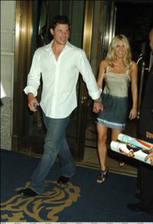 Jessica Simpson feet photo thumbnail