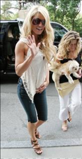 Jessica Simpson feet photo thumbnail