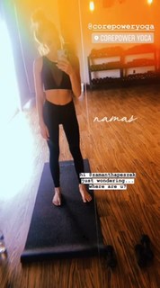 Nastia Liukin feet photo thumbnail
