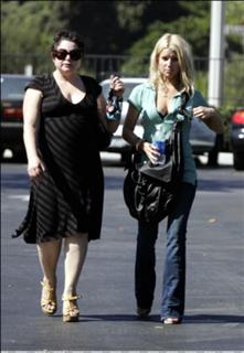 Jessica Simpson feet photo thumbnail