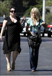 Jessica Simpson feet photo thumbnail
