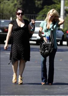 Jessica Simpson feet photo thumbnail