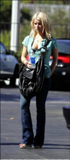 Jessica Simpson feet photo thumbnail