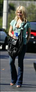 Jessica Simpson feet photo thumbnail